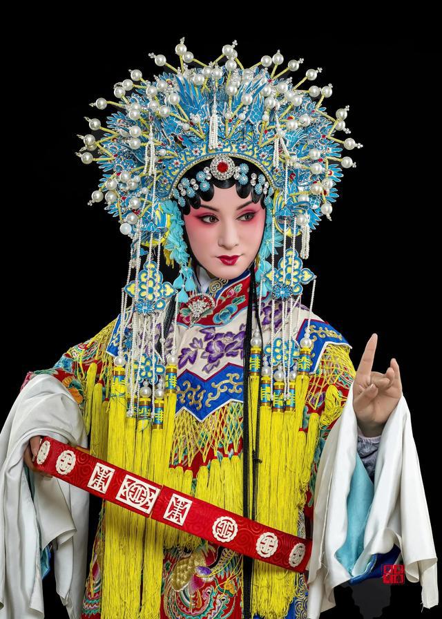 戏曲包括(戏曲包括什么和什么两大部分)