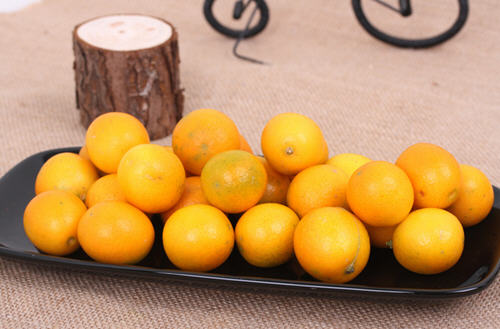 金桔的功效与作用禁忌(蜜饯金桔的功效与作用禁忌) 金桔的功效与作用禁忌(蜜饯金桔的功效与作用禁忌)