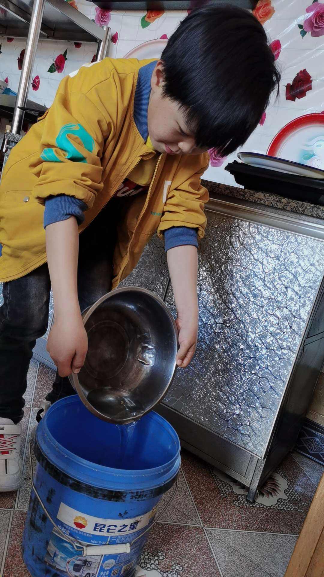 水重复烧开的害处(水重复烧开的害处 辟谣)