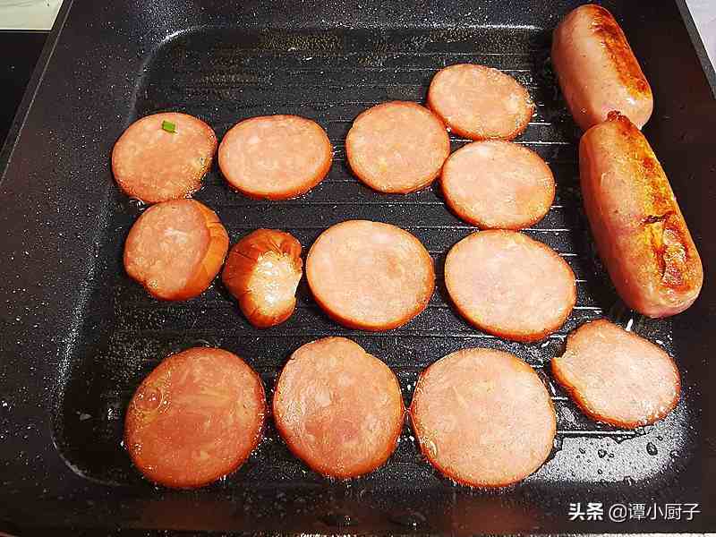 烤箱烤香肠多少度多长时间(烤箱烤香肠多少度多长时间能烤熟)