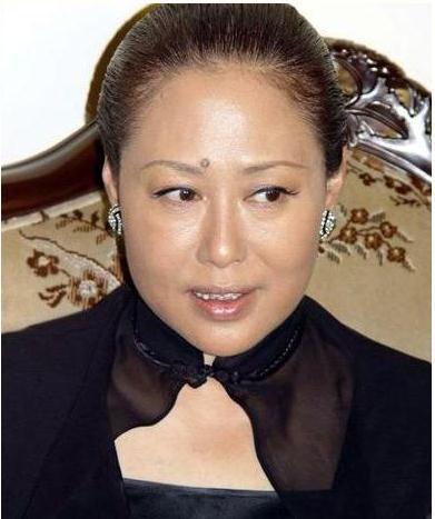 眉上痣(眉上痣代表什么意思)